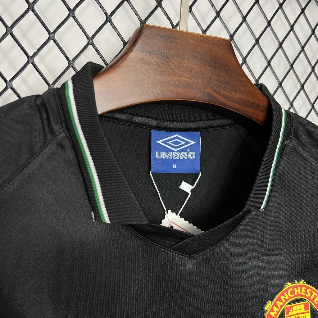 Manchester United 1998-99 Third Retro Jersey